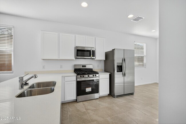 Building Photo - 2994 E Barrel Race Rd