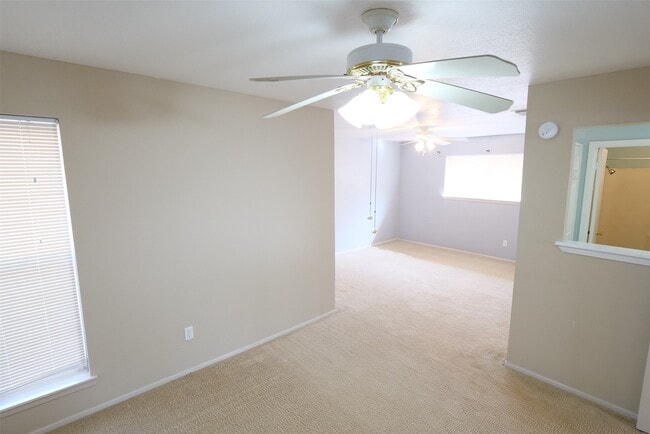 Building Photo - 22311 Fincastle Dr