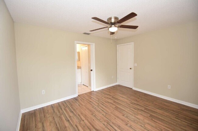 Building Photo - 3 Richelieu Ln