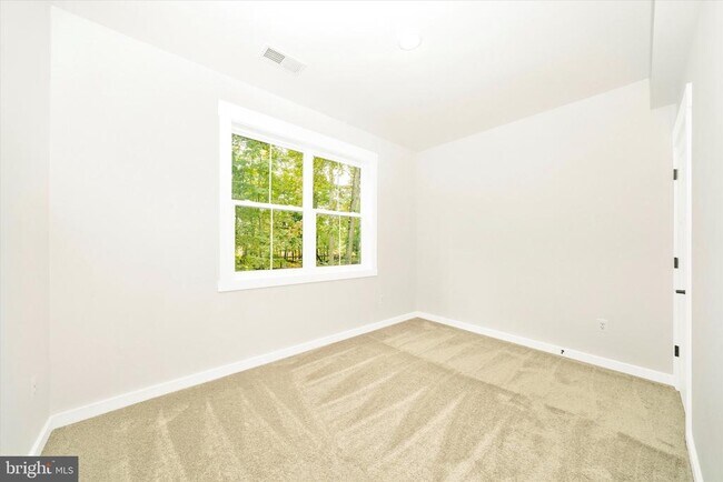 Building Photo - 801 Cedar Ave