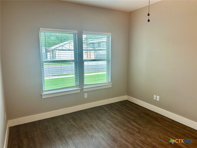 Building Photo - 311 Craddock Ave