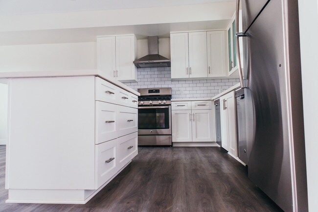 Primary Photo - 1431 S Sherbourne Dr