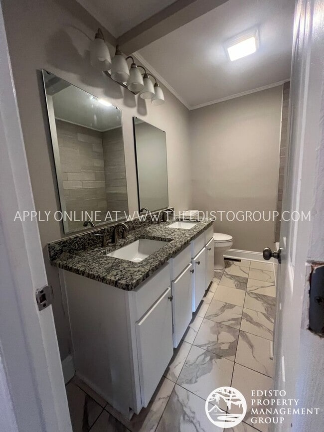 Building Photo - Renovated 3-Bedroom, 2-Bathroom Home with ...