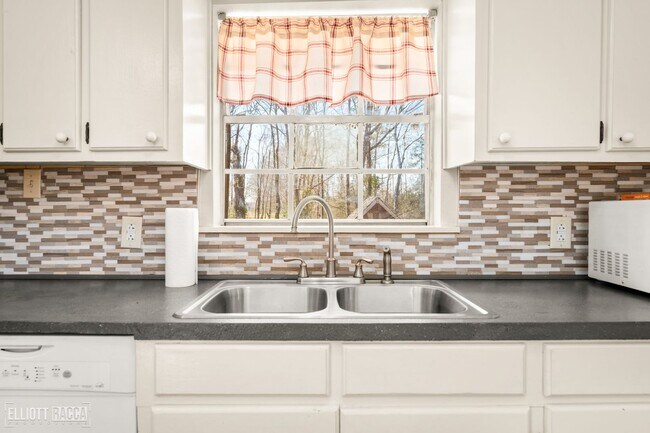 Building Photo - 139 Nantachie Dam