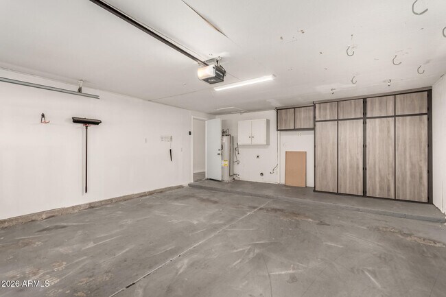 Building Photo - 2003 N Los Arboles Ct