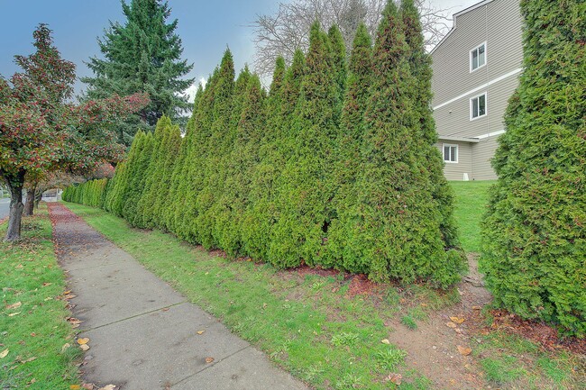 Building Photo - 2bd/1ba Kirkland Condo