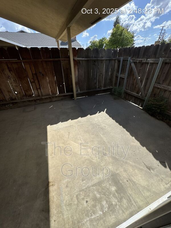 Building Photo - 2724 S Sallee Ct