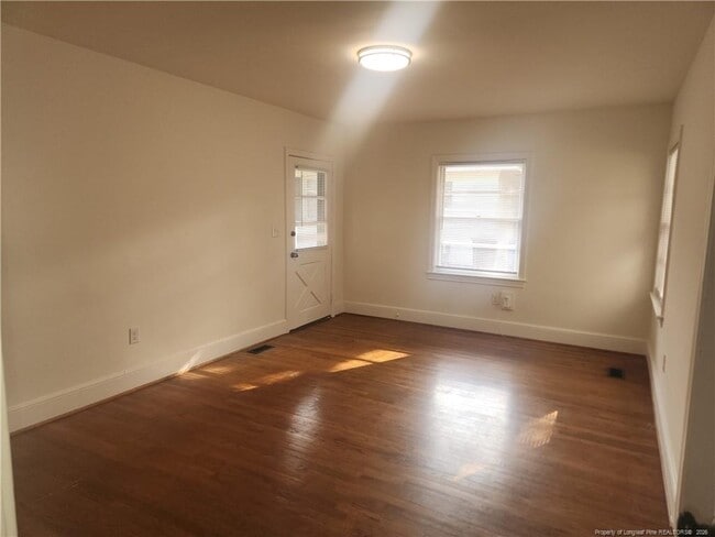 Building Photo - 313 Oakridge Ave