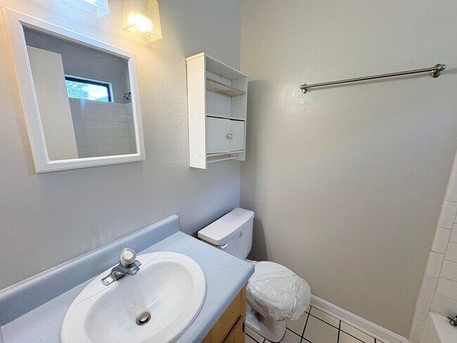 Building Photo - 3245 Mound Dr