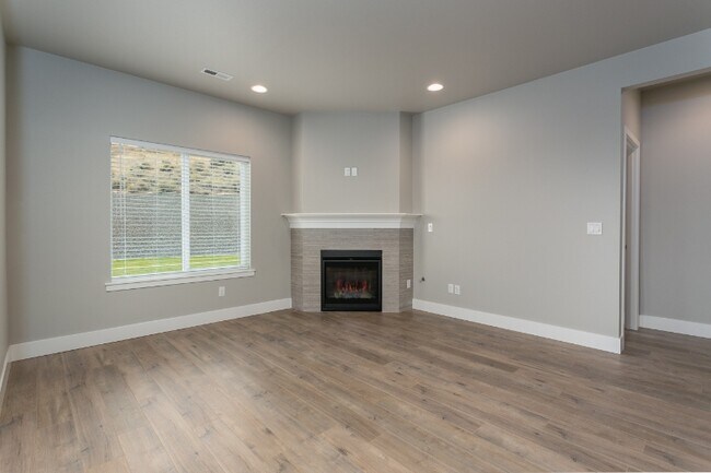 Building Photo - 1094 Chinook Dr