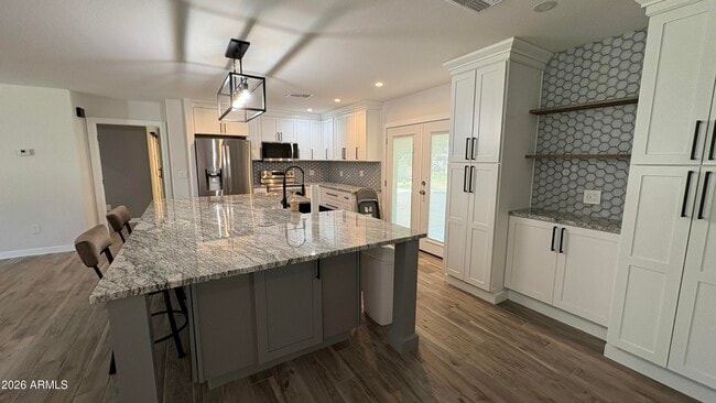 Building Photo - 4422 W Greenway Rd