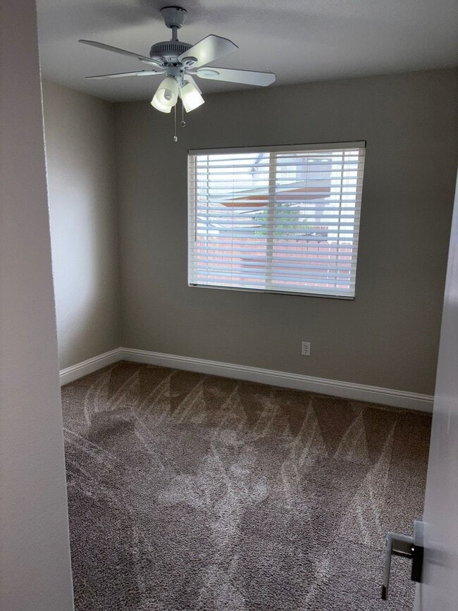 Building Photo - Charming 3 Bedroom, 2 Bath Home in Peacefu...
