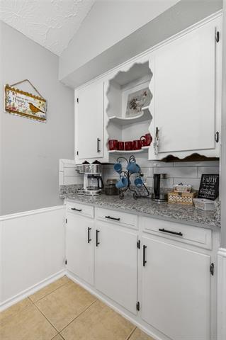 Building Photo - 2725 Westridge Dr