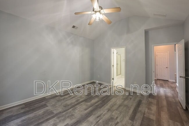 Building Photo - 5192 Centennial Creek View NW