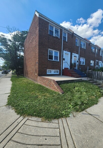 Building Photo - 2601 N Heald St