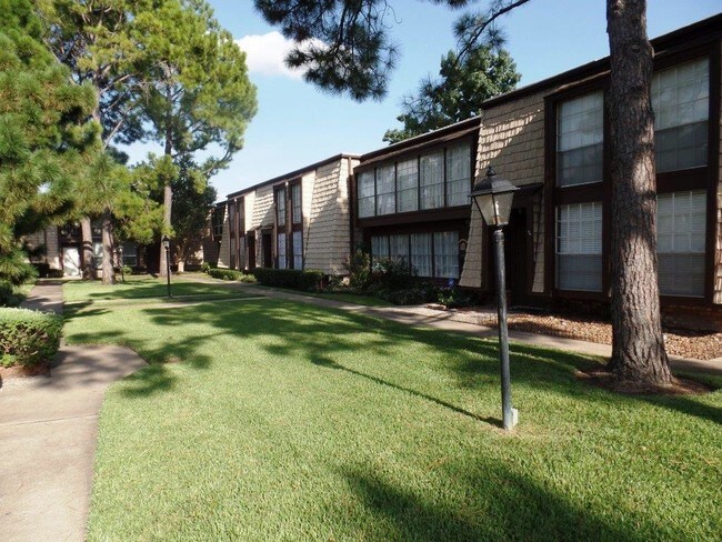 Primary Photo - 10138 Beekman Pl Dr