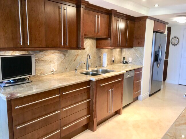 Building Photo - 4101 N Ocean Blvd