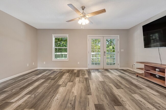 Building Photo - Charming 2-Bedroom, 2-Bath Home in the Hea...