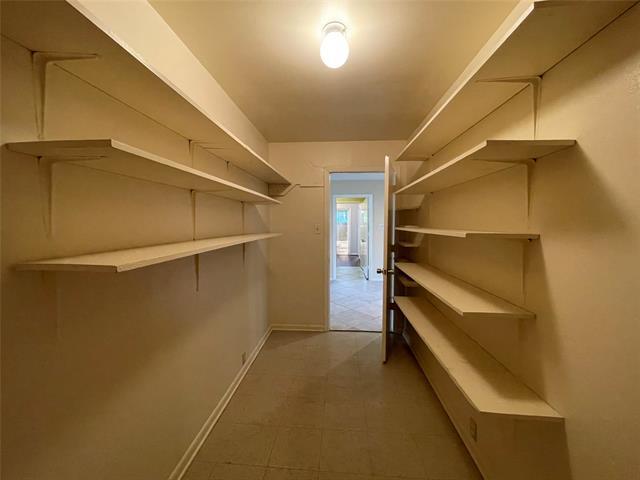 Building Photo - 1303 Northlake Dr
