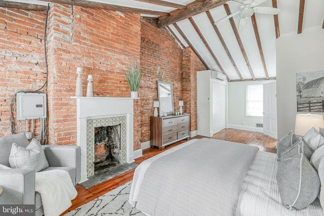 Building Photo - 1714 Rittenhouse Square