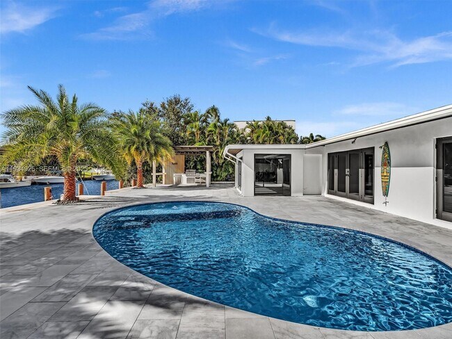 Building Photo - 2310 NE 48th Ct