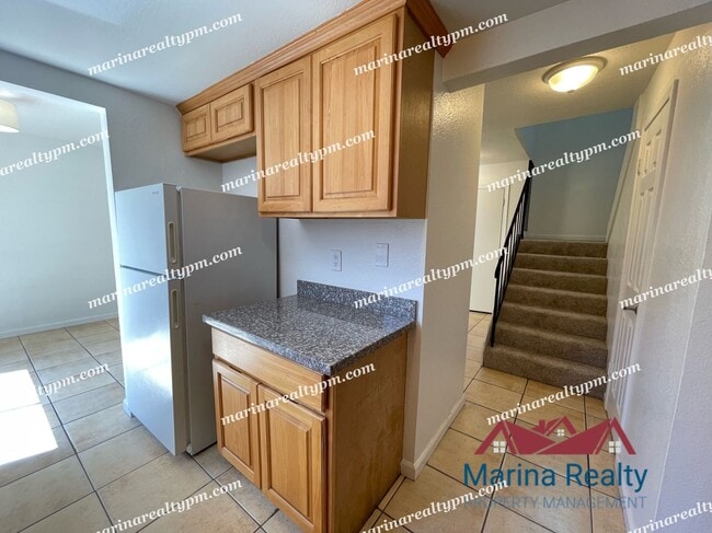 Building Photo - 211 Del Luz Ct