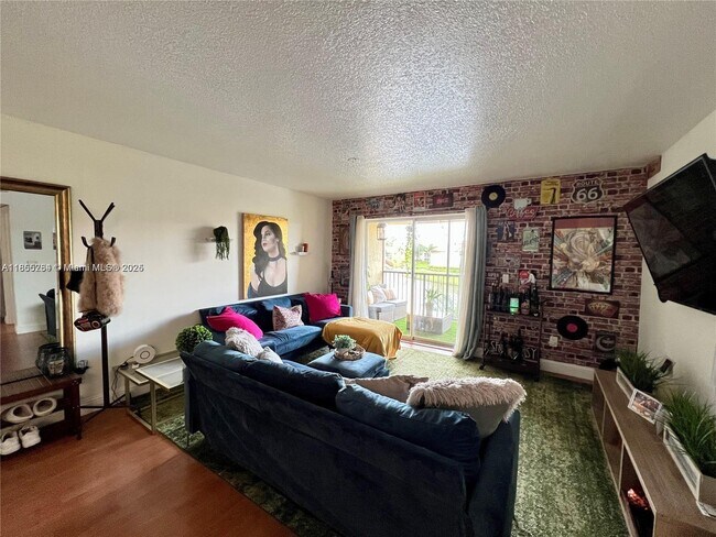 Building Photo - 1229 SW 46th Ave