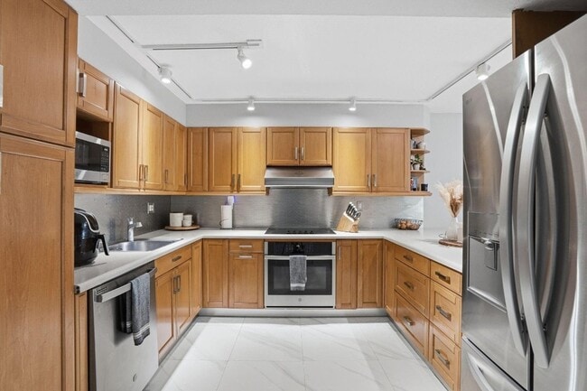 Building Photo - 7136 SW 105th Ct