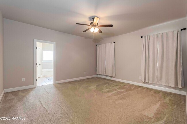 Building Photo - 135 Maddox Jude Dr