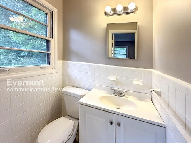 Building Photo - 304 Westwood Dr