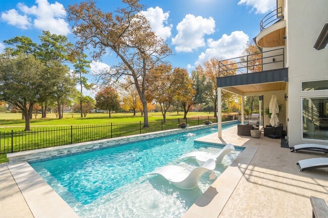 Building Photo - 6510 Sussex Ct