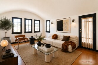 Building Photo - 836 Silverlake Blvd-