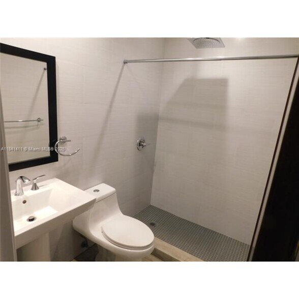 Building Photo - 2375 SW 21st Ter