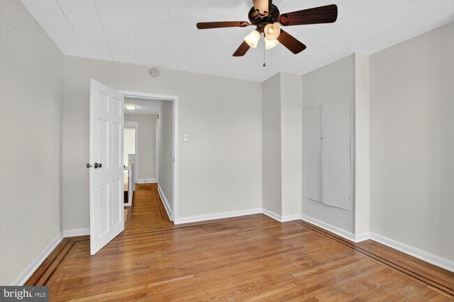 Building Photo - 2343 E Huntingdon St