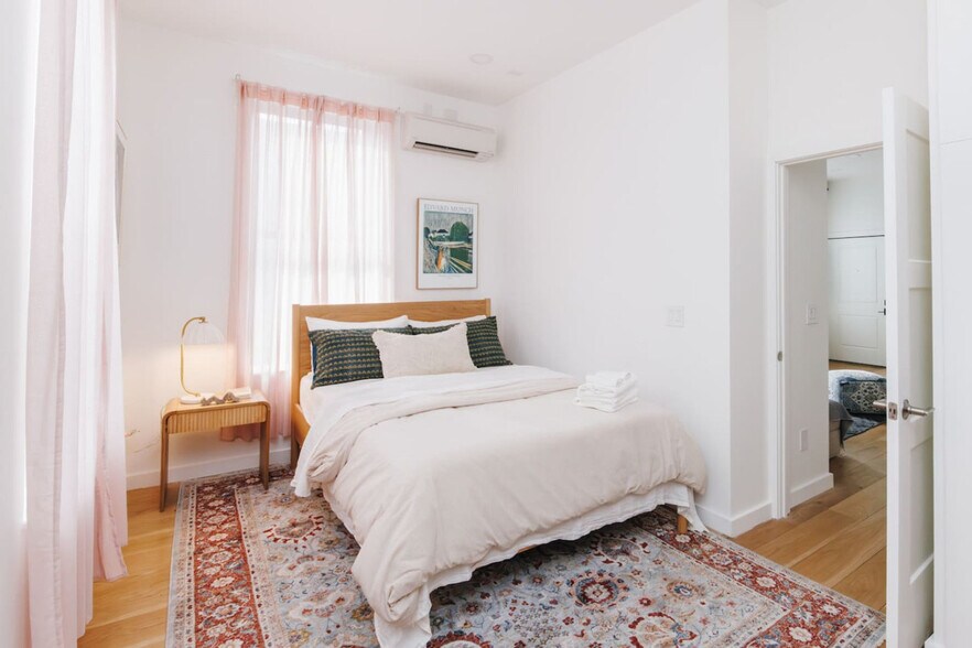 Building Photo - 1508 Pleasant St