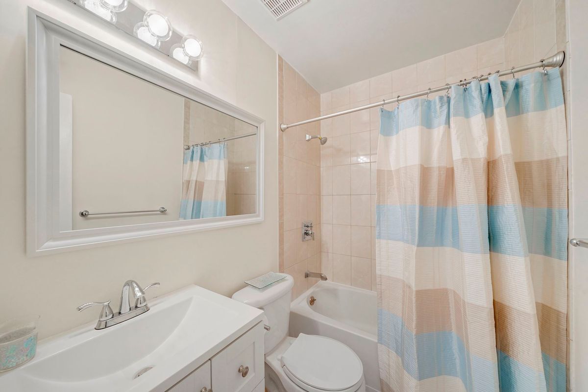 Building Photo - 1701 Westwind Way