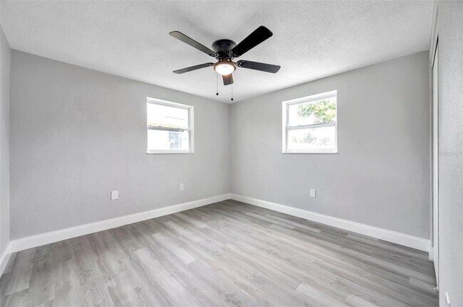 Building Photo - 7104 Castanea Dr