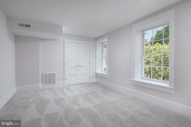 Building Photo - 149 Main St