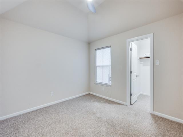 Building Photo - 2209 Highland Villa Ln