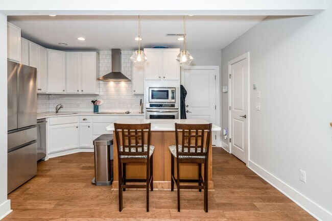 Building Photo - Move-in Ready Downtown Raleigh Condo - Walk to Seaboard Station!