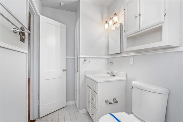 Building Photo - 8642 Daytonia Ave