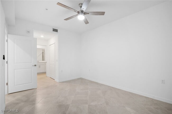 Building Photo - 15345 Grn Acrs Ave