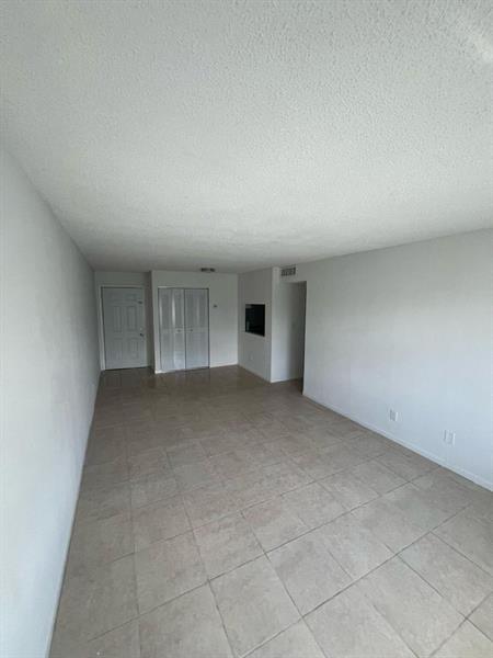 Building Photo - 5875 SW 41st St