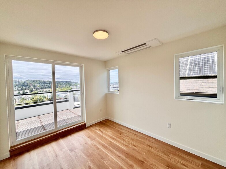 Building Photo - 3646 13th Ave W