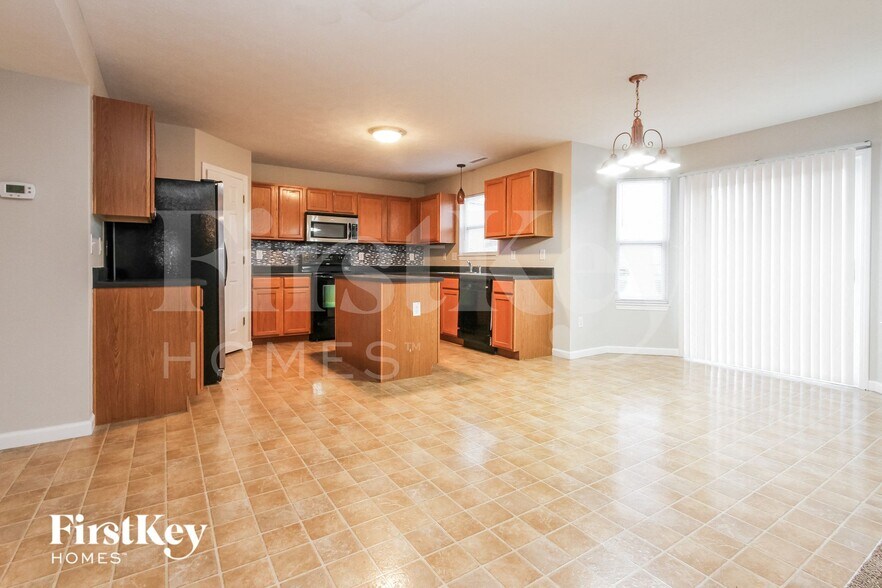 Building Photo - 7651 Lara Lee Dr