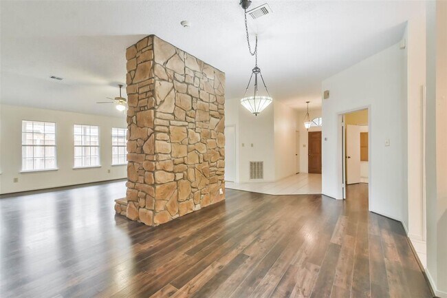 Building Photo - 10306 Wayward Wind Ln