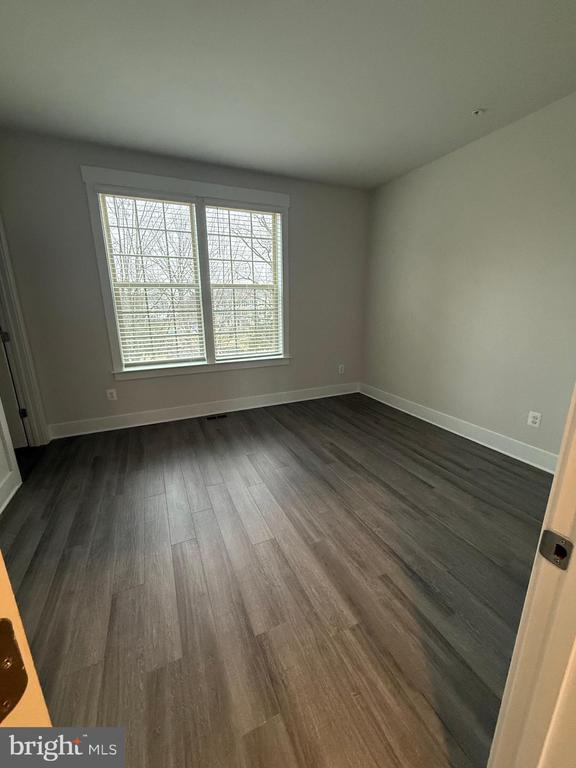 Building Photo - 253 Armenian Oak Dr