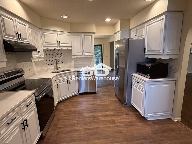 Building Photo - 7406 Cahill Rd