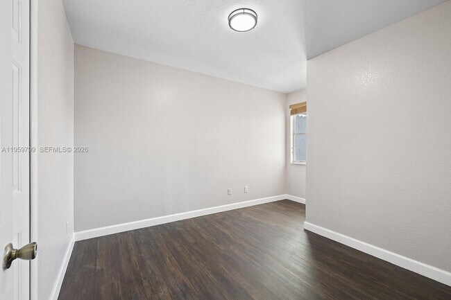 Building Photo - 3952 SW 157th Ave