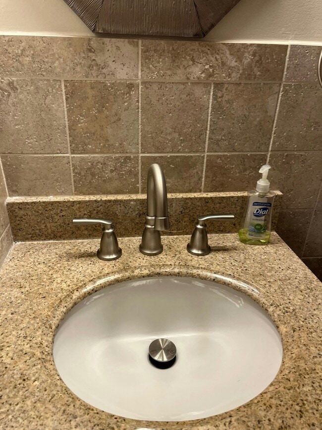 Building Photo - 201 Provincial Ct